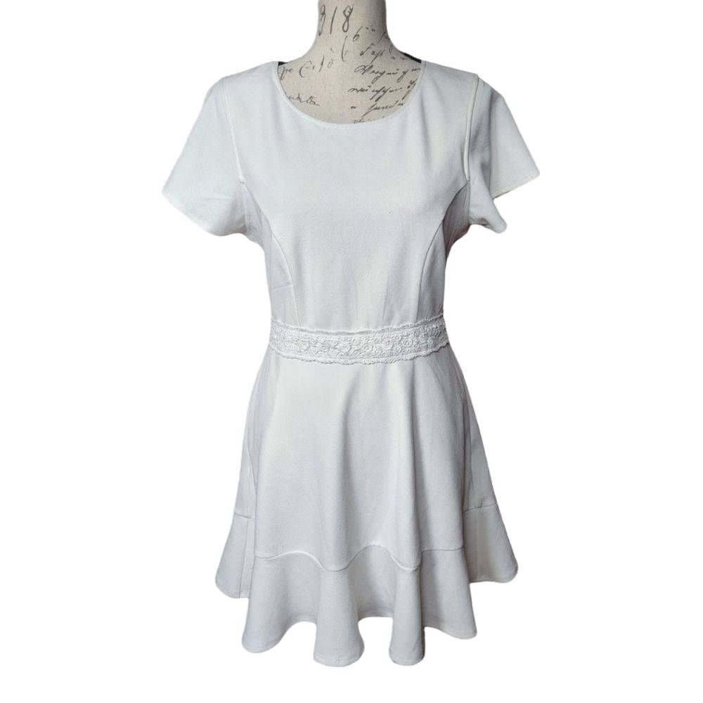 Speechless Juniors Size Large White Open Back Flared Dress